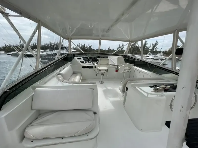 Hatteras 60, photo 11