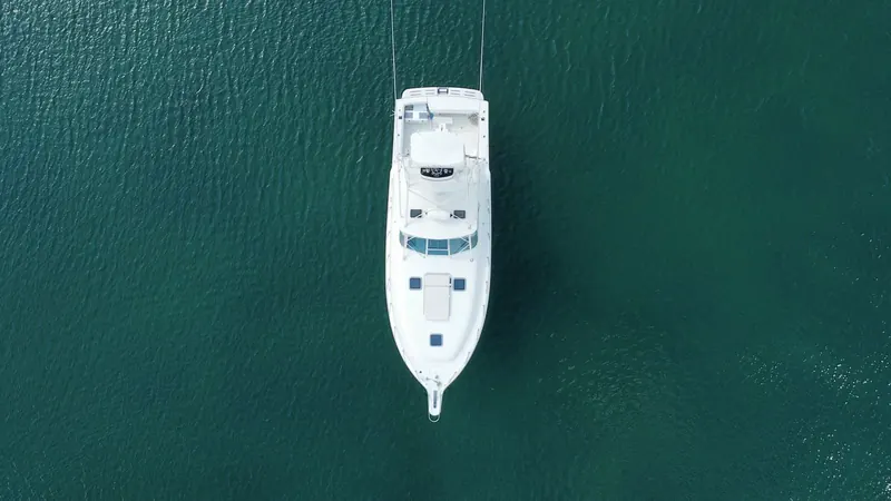 Hatteras 43, photo 2