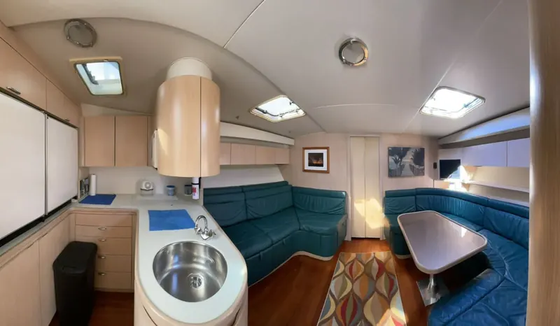 Hatteras 43, photo 9