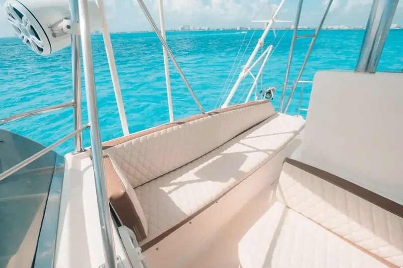 Hatteras 46, photo 5