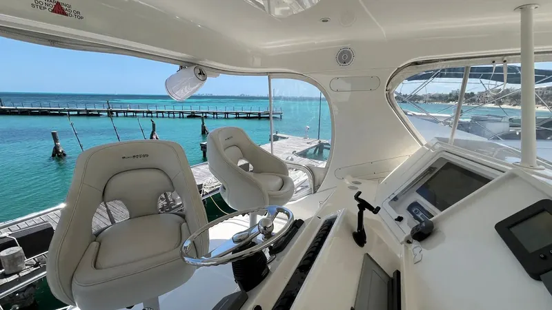 Hatteras 50Ft, photo 9